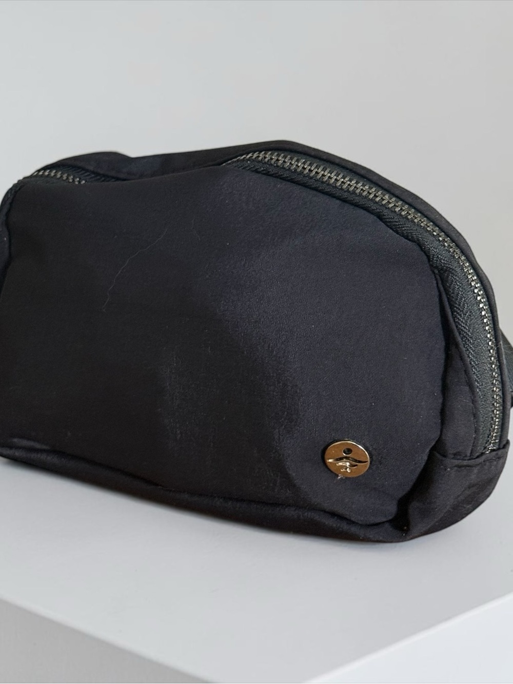 Women’s Black Fanny Pack / Waist Belt / Travel Pouch - Unbranded! One Size! - Picture 3 of 8